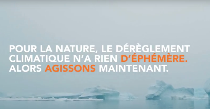 texte sur fond gris et iceberg disant 